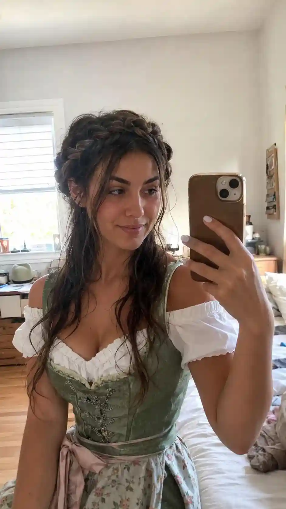 Einfache Frisur für lange Haare mit geflochtener Krone