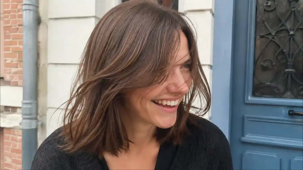 Long Bob mit seitlichem Pony im Alltag
